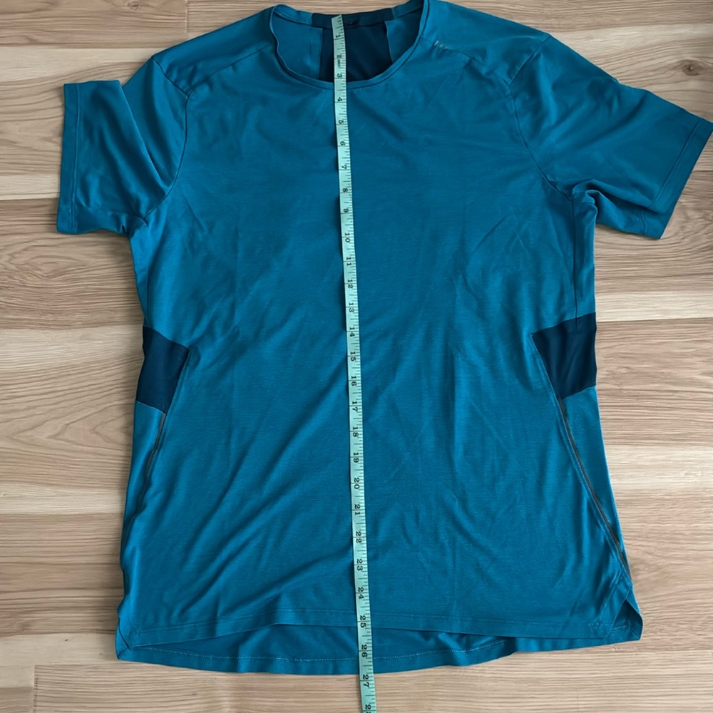 Lululemon Men Shirt